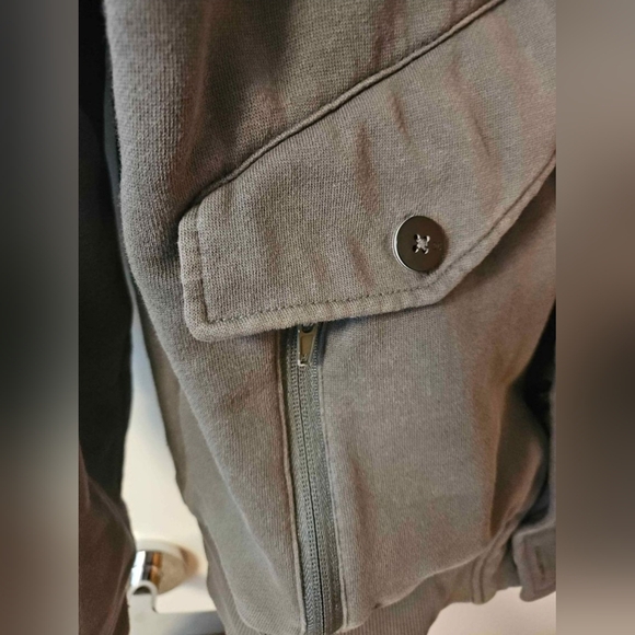 DC Apparel Men's Full Zip Sweater - Picture 4 of 5